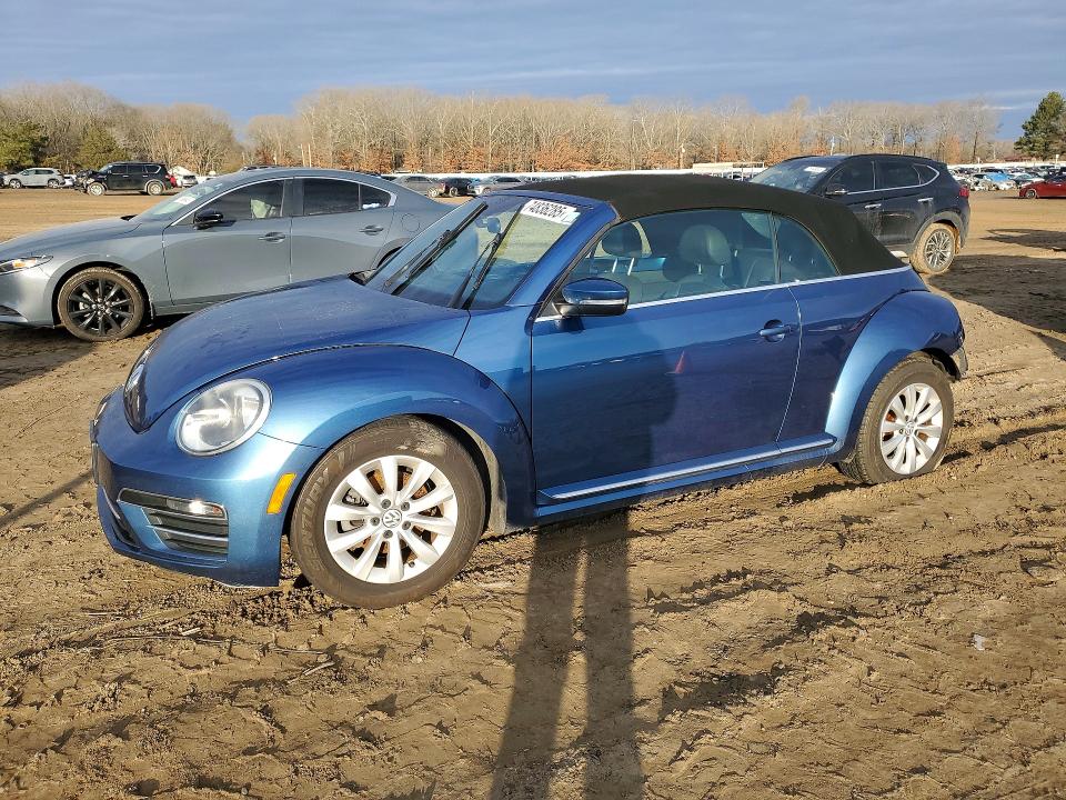 2018 VOLKSWAGEN BEETLE — VIN 3VW5DAAT7JM515274