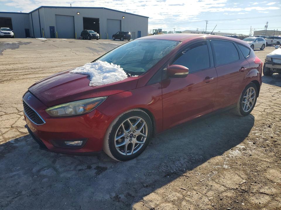 2015 FORD FOCUS SE — VIN 1FADP3K28FL334075