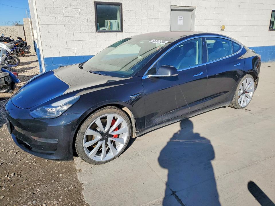2018 TESLA MODEL 3 — VIN 5YJ3E1EB8JF069732