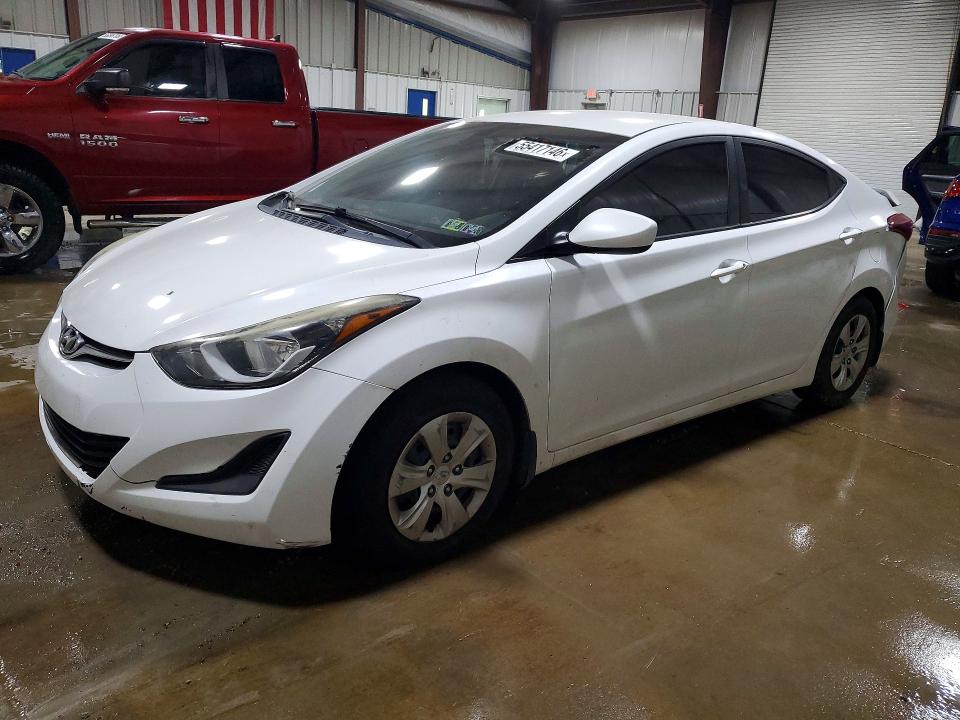 2016 HYUNDAI ELANTRA — VIN 5NPDH4AE4GH772008