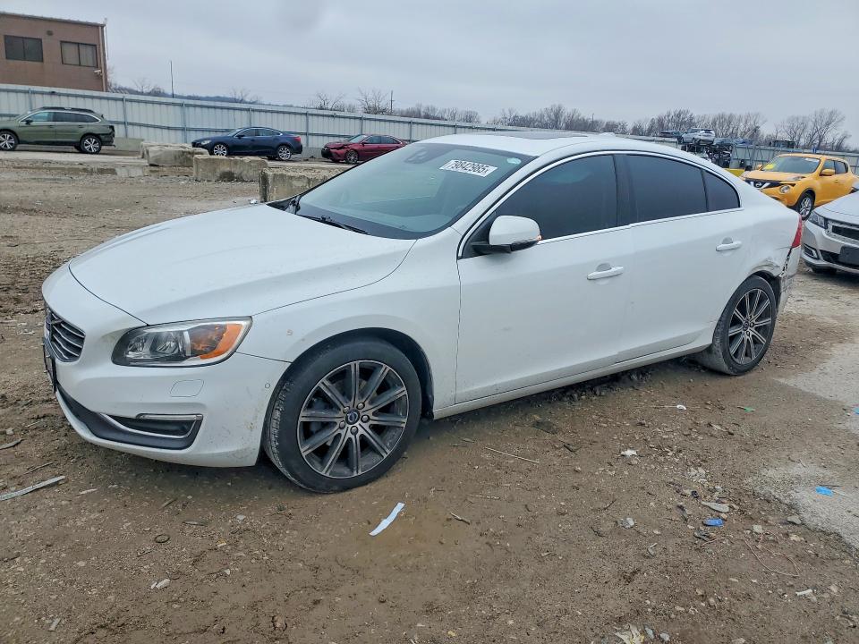 2016 VOLVO S60 — VIN LYV402FM6GB096544
