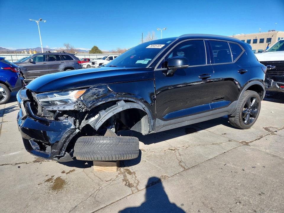 2019 VOLVO XC40 — VIN YV4162XZ6K2018493