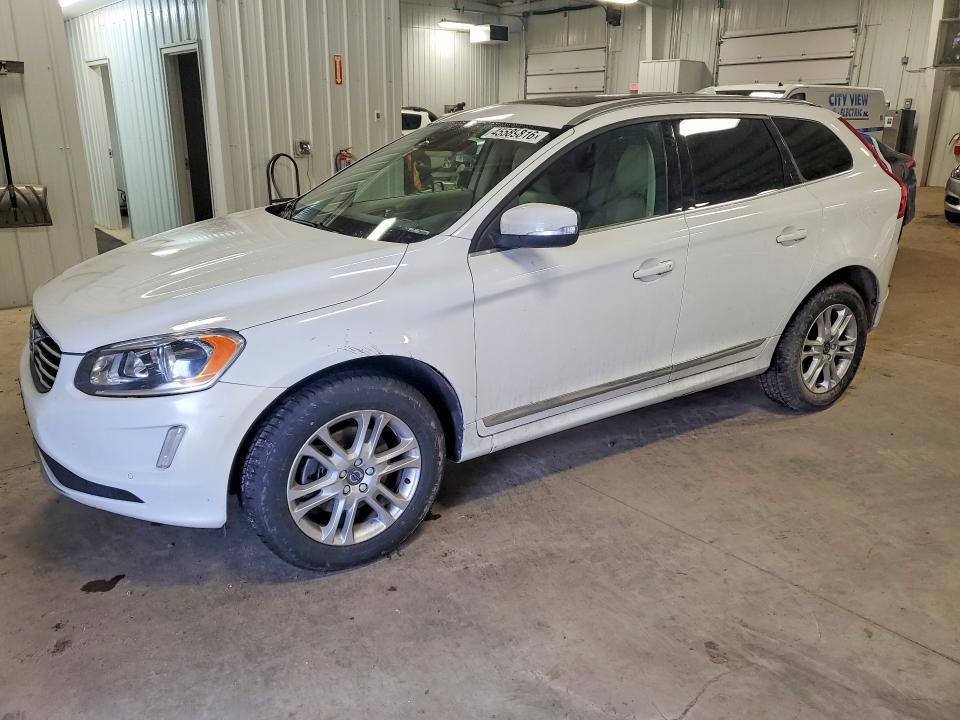 2016 VOLVO XC60 — VIN YV4612RK6G2837323