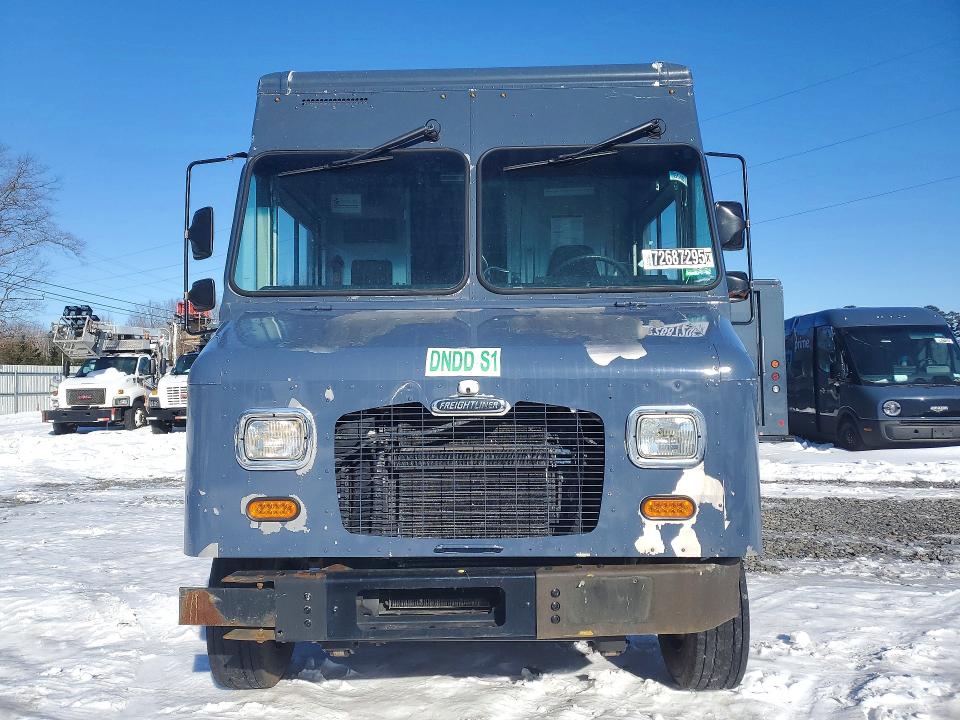 4UZAC2EA5LCMK2935