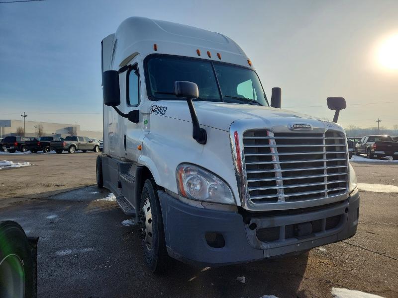 2016 FREIGHTLINER CASCADIA 1 — VIN 1FUBGKD57GLHA9093