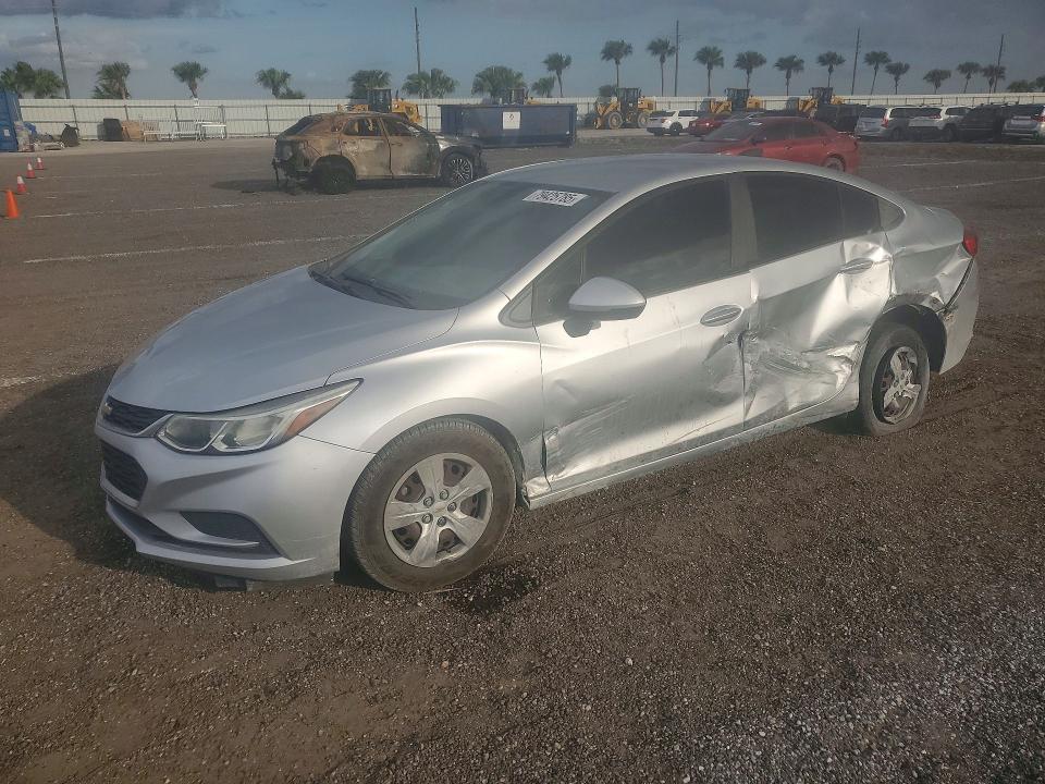 2018 CHEVROLET CRUZE — VIN 1G1BC5SM7J7173075