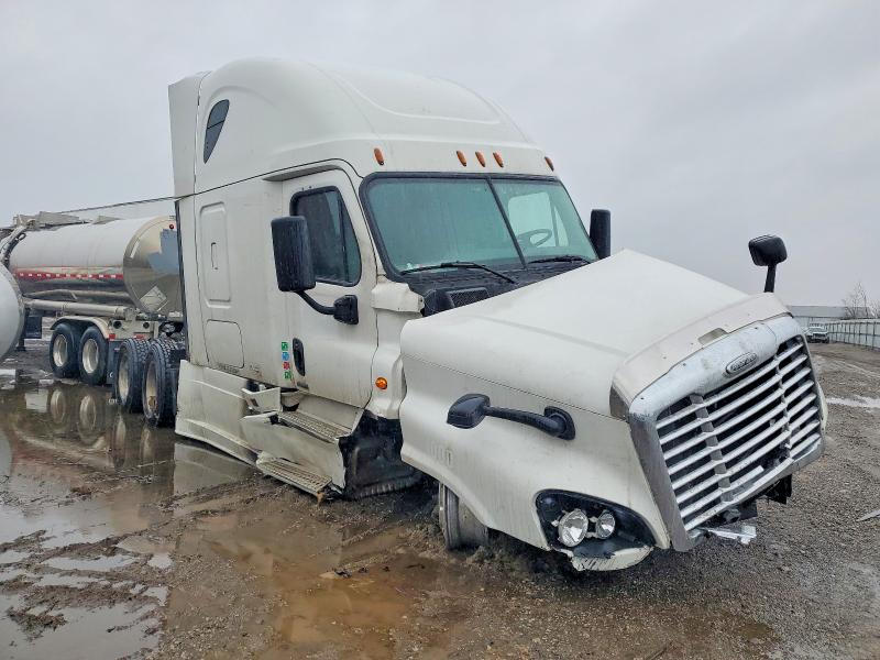 2018 FREIGHTLINER CASCADIA 1 — VIN 3AKJGLDR5JSJH6495