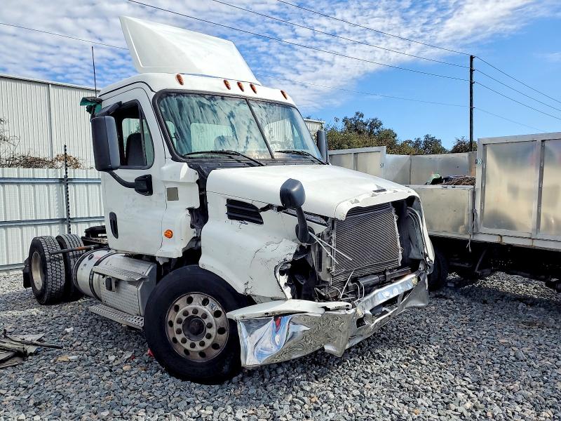 2020 FREIGHTLINER CASCADIA 1 — VIN 3AKBGADV8LDLU3417