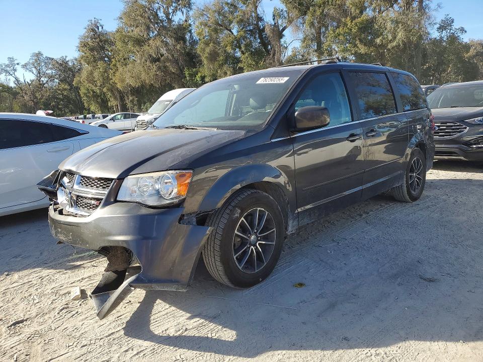2017 DODGE GRAND CARAVAN — VIN 2C4RDGCG1HR554243