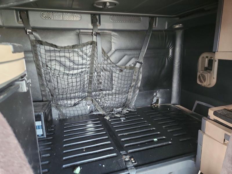 3AKJGLDR3JSHF3902