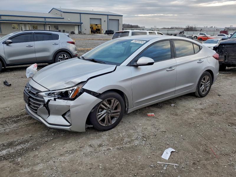 2019 HYUNDAI ELANTRA SE — VIN 5NPD84LFXKH461682