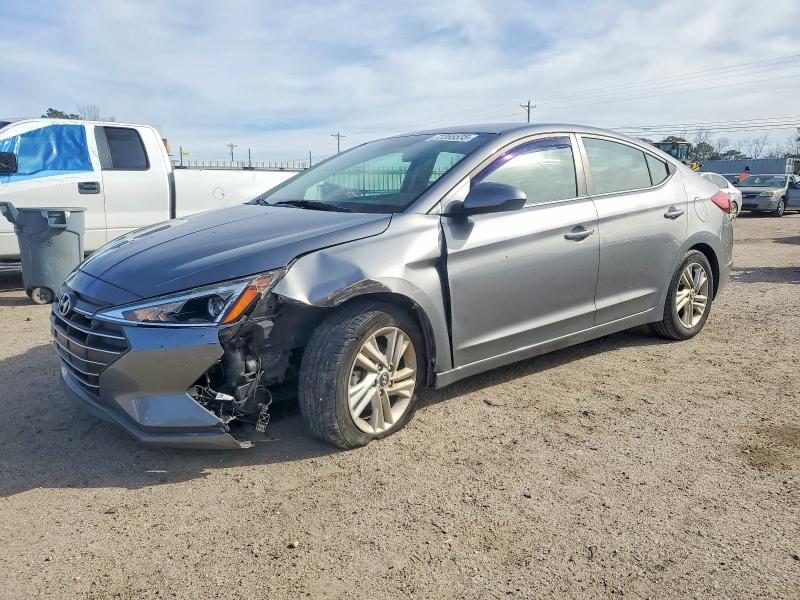 2019 HYUNDAI ELANTRA SE — VIN 5NPD84LF1KH417084