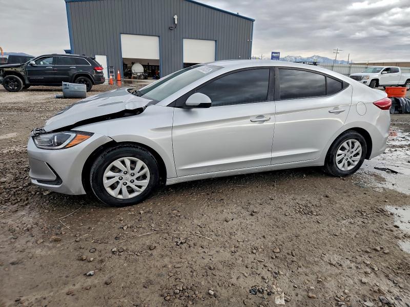 2018 HYUNDAI ELANTRA SE — VIN 5NPD74LF5JH318995