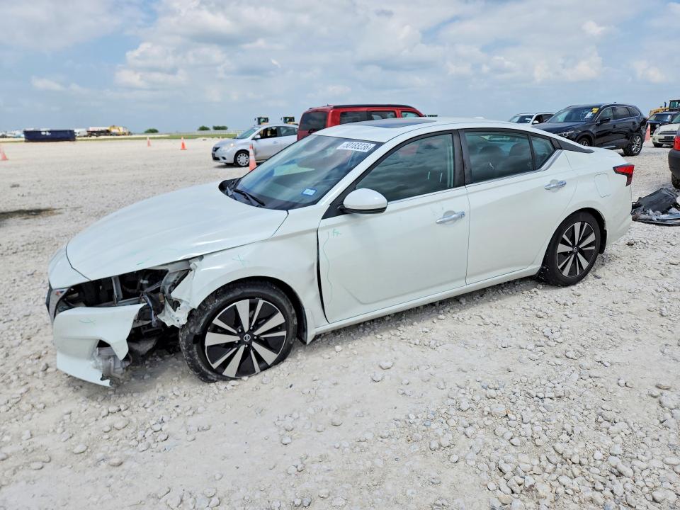 1N4BL4DV7NN340551