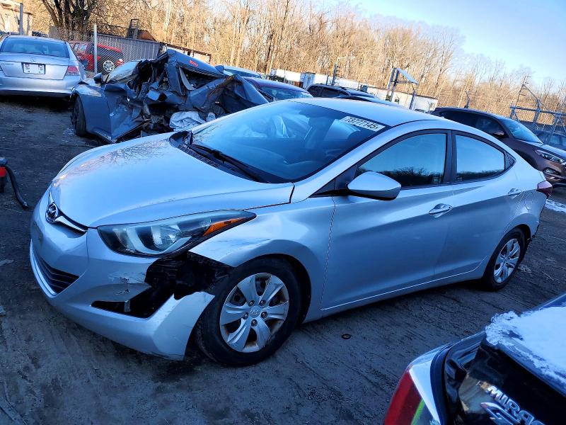 2016 HYUNDAI ELANTRA — VIN 5NPDH4AE8GH765482