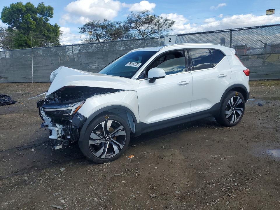 2023 VOLVO XC40 — VIN YV4L12UA2P2065372