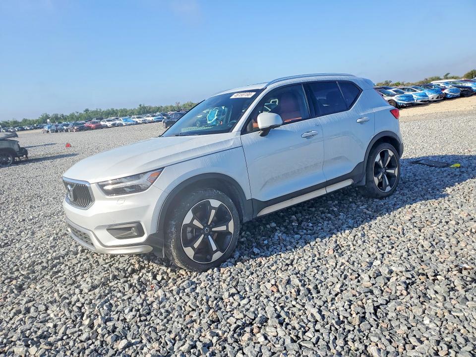 2020 VOLVO XC40 — VIN YV4162UK3L2285678