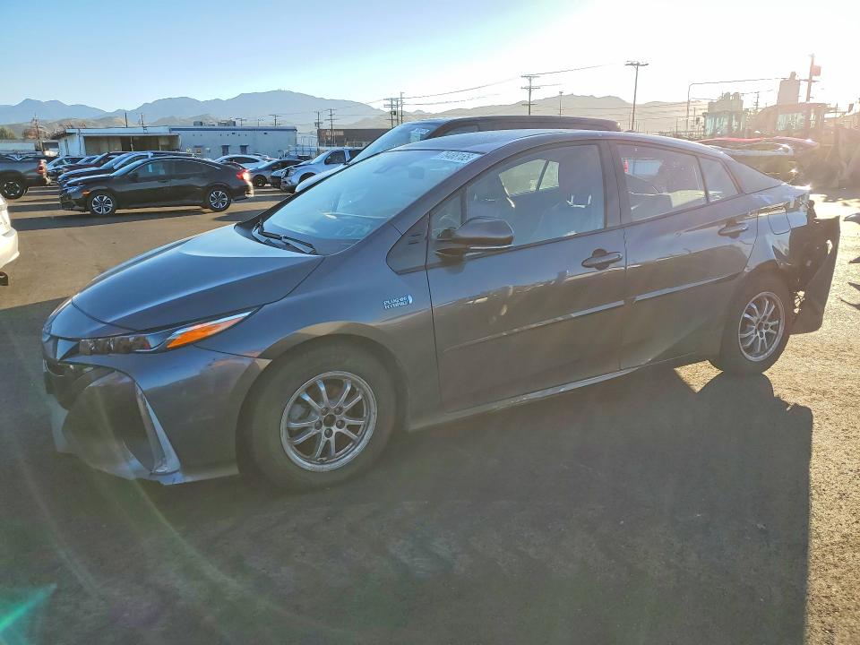 2018 TOYOTA PRIUS PRIME — VIN JTDKARFP0J3101599