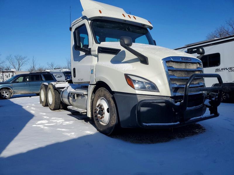 2019 FREIGHTLINER CASCADIA 1 — VIN 3AKJHLDV1KSKY1079
