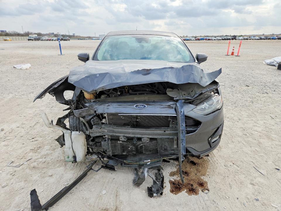 3FA6P0HD4KR282844