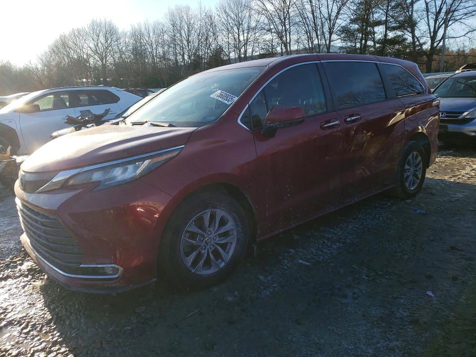 2022 TOYOTA SIENNA — VIN 5TDYRKEC8NS102951