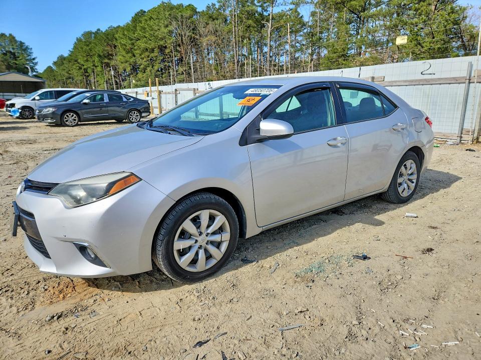 2015 TOYOTA COROLLA — VIN 5YFBURHE3FP288208