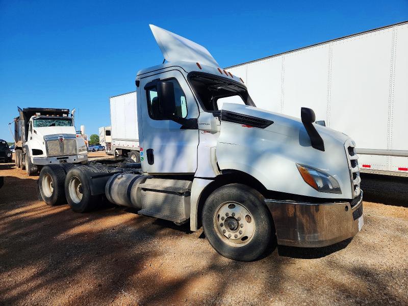 2019 FREIGHTLINER CASCADIA 126 — VIN 3AKJHLDV5KSKH3546