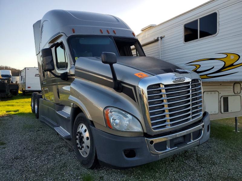 2017 FREIGHTLINER CASCADIA 1 — VIN 3AKJGLDR6HDHT2187
