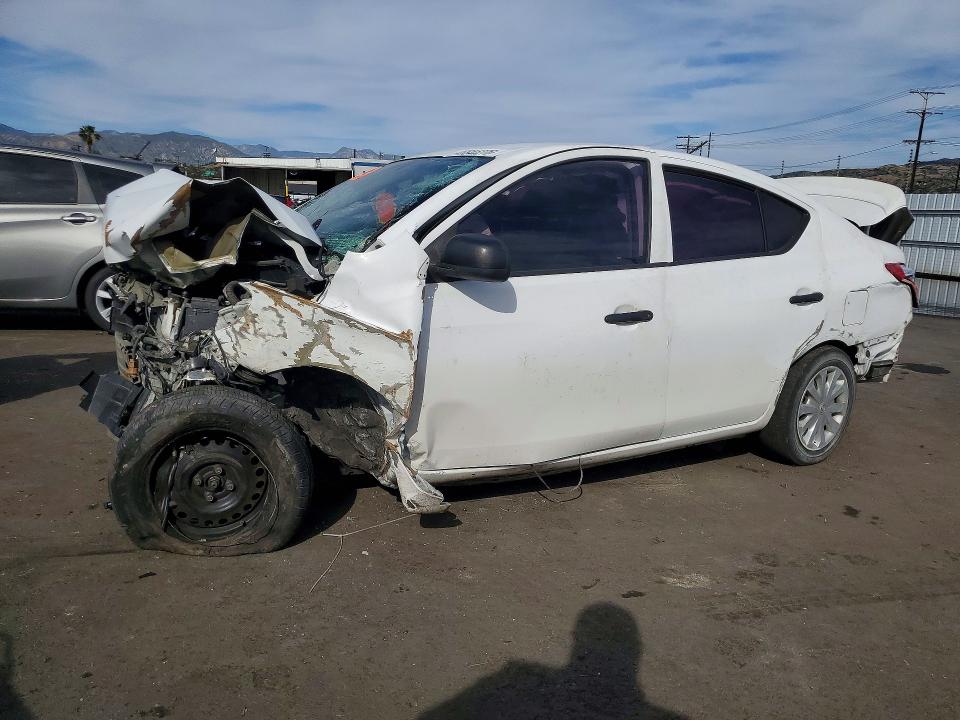 2015 NISSAN VERSA — VIN 3N1CN7AP4FL816324