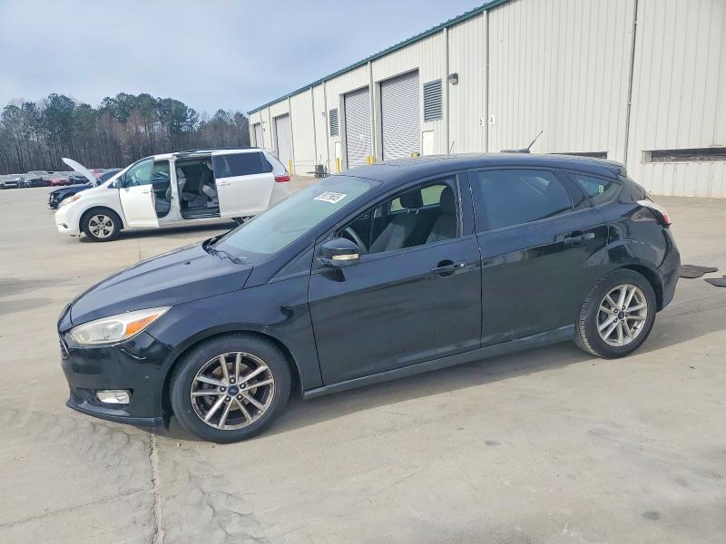 2016 FORD FOCUS SE — VIN 1FADP3K25GL279599