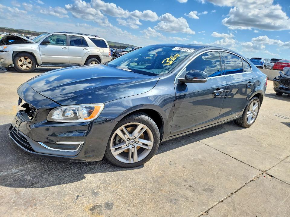 2015 VOLVO S60 — VIN YV140MFB1F1304775