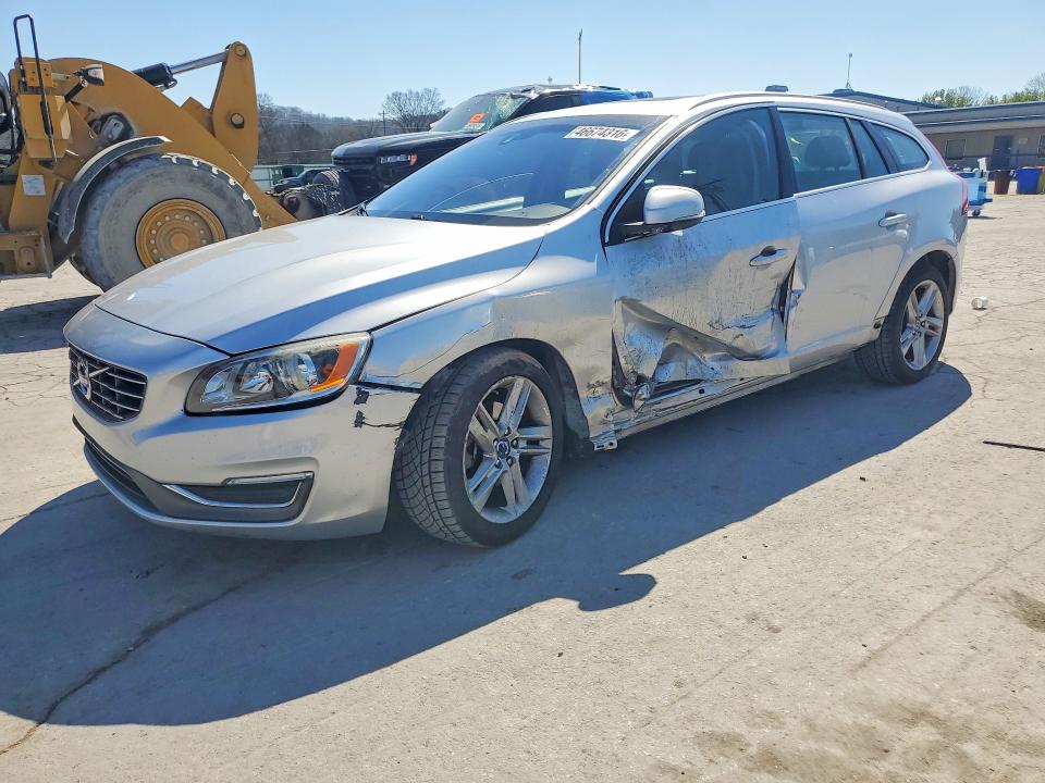 2015 VOLVO V60 — VIN YV140MEB7F1201054