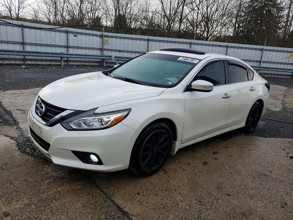2017 NISSAN ALTIMA — VIN 1N4AL3AP3HC250048