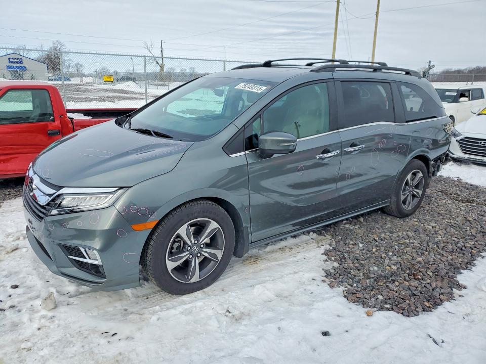 2018 HONDA ODYSSEY — VIN 5FNRL6H83JB009113