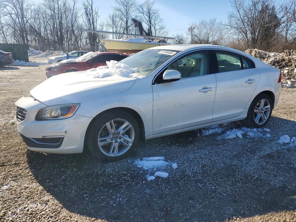 2015 VOLVO S60 — VIN YV126MFM7F1342065