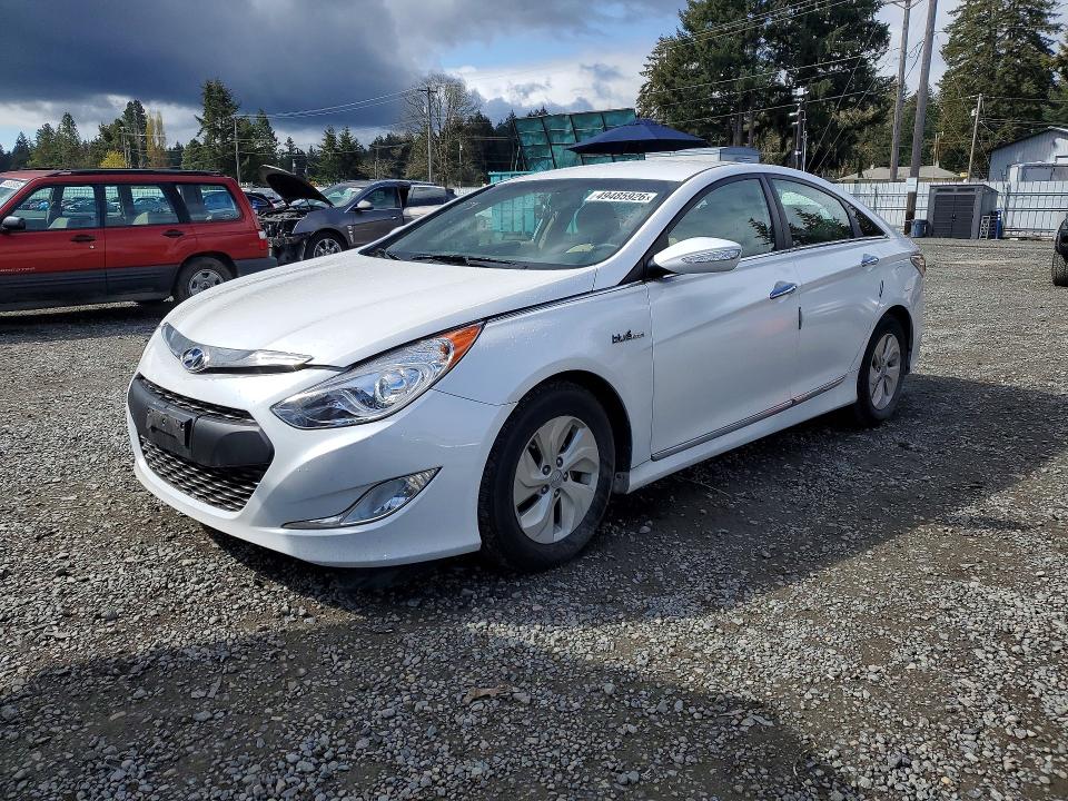 2015 HYUNDAI SONATA HYBRID — VIN KMHEC4A45FA125239