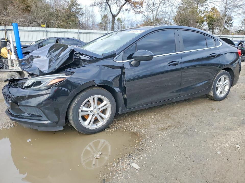2018 CHEVROLET CRUZE — VIN 1G1BE5SM5J7105870