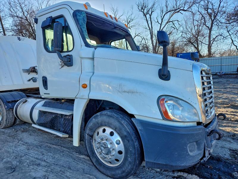 2012 FREIGHTLINER CASCADIA 1 — VIN 1FUJGEBG5CSBW9118