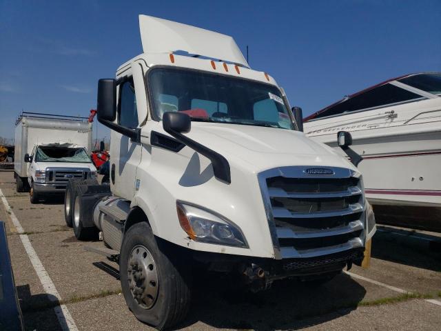 2022 FREIGHTLINER CASCADIA 1 — VIN 3AKJHTDV2NSNP1447