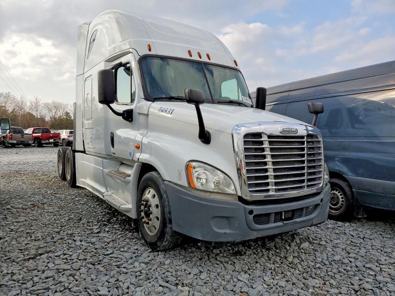 2016 FREIGHTLINER CASCADIA 1 — VIN 3AKJGLDR7GSGW7781