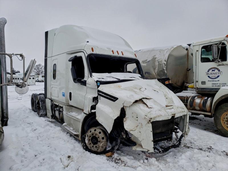 2019 FREIGHTLINER CASCADIA 1 — VIN 1FUJHHDR0KLKJ3755