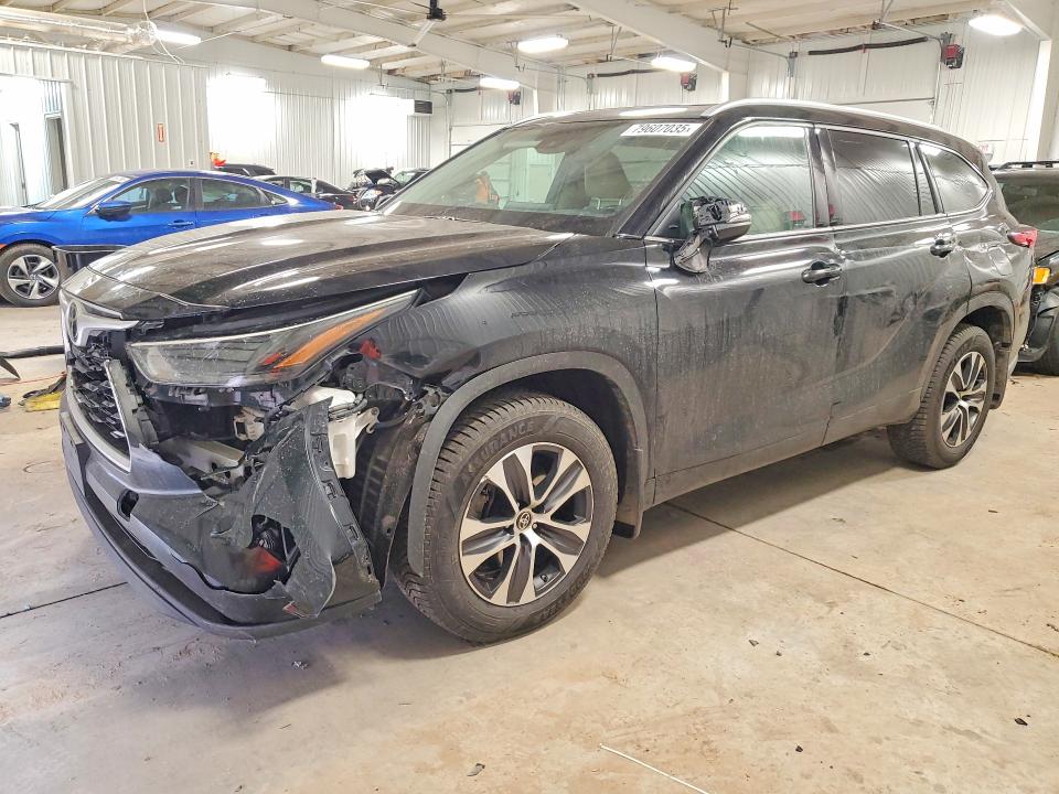2022 TOYOTA HIGHLANDER — VIN 5TDHZRBH8NS172474