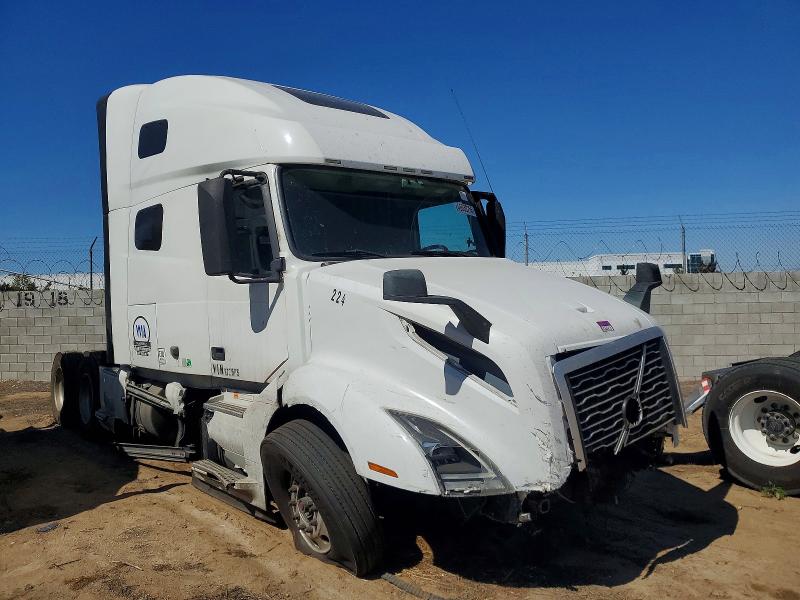 2021 VOLVO VN — VIN 4V4NC9EH1MN272005