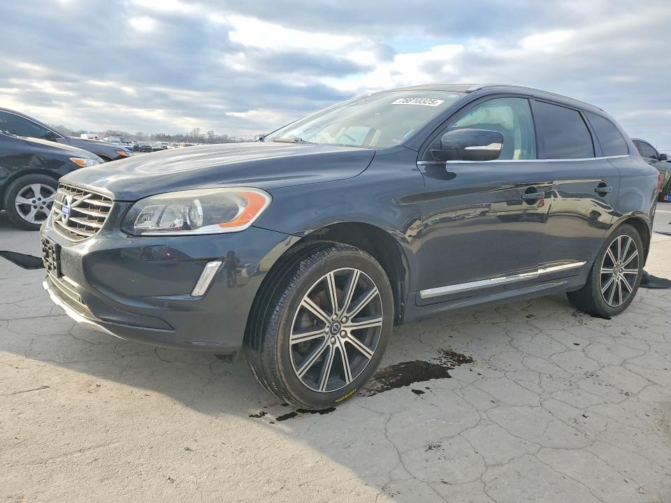 2015 VOLVO XC60 — VIN YV4902RM7F2717630
