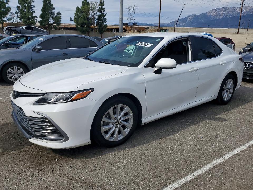2022 TOYOTA CAMRY — VIN 4T1C11AK8NU708136