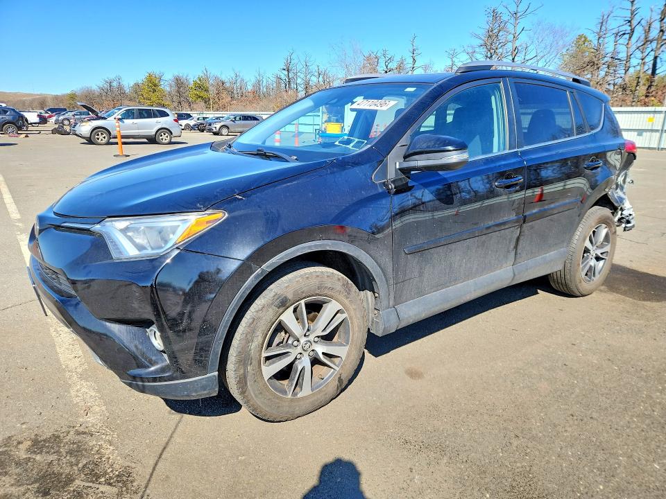 2018 TOYOTA RAV4 — VIN 2T3RFREV2JW817997