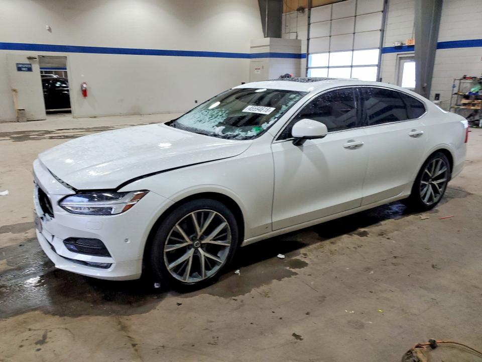 2017 VOLVO S90 — VIN YV1A22MK2H1011846