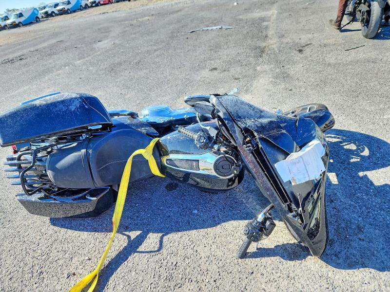 2024 HARLEY-DAVIDSON FLHX — VIN 1HD1KB715RB629701