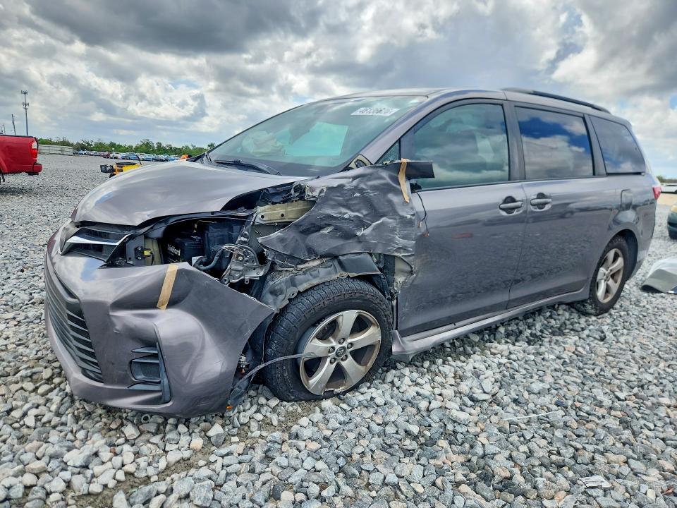2018 TOYOTA SIENNA — VIN 5TDKZ3DC6JS915115