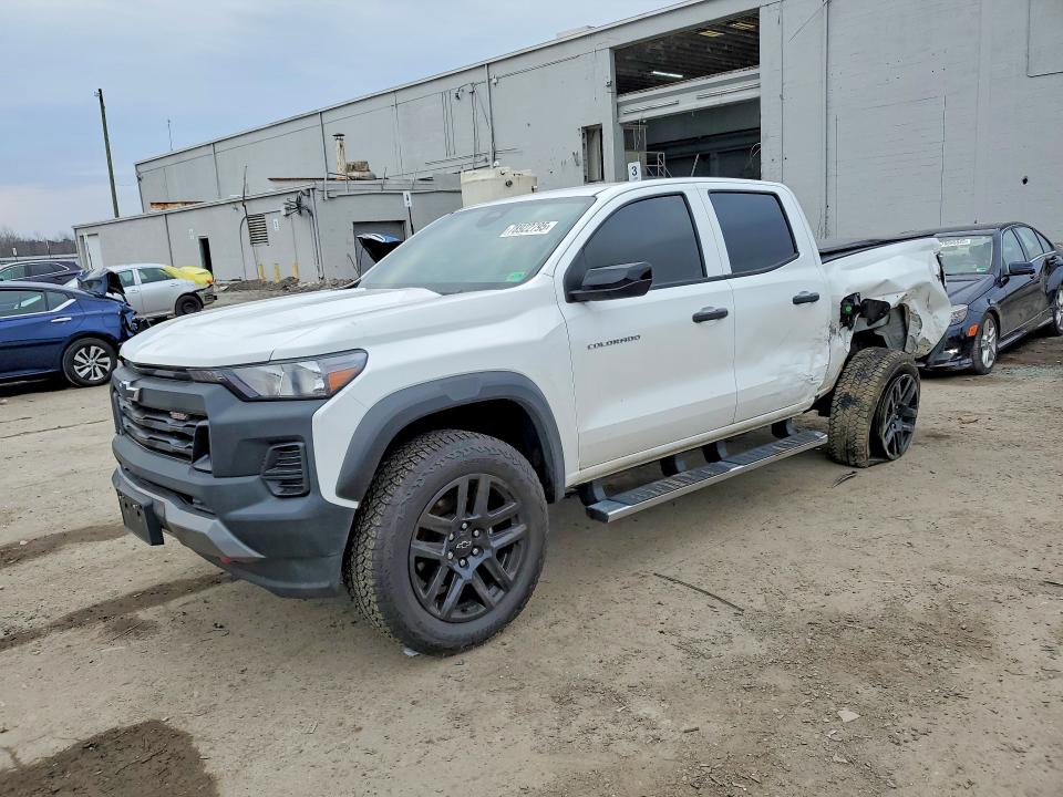 2024 CHEVROLET COLORADO — VIN 1GCPTEEK0R1302392